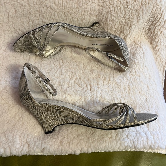 Wedge snakeskin sandals size 10 M - Picture 5 of 9